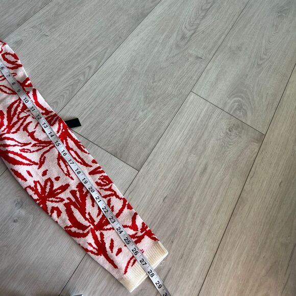 Tahari women's red floral sweater size L - Picture 4 of 7